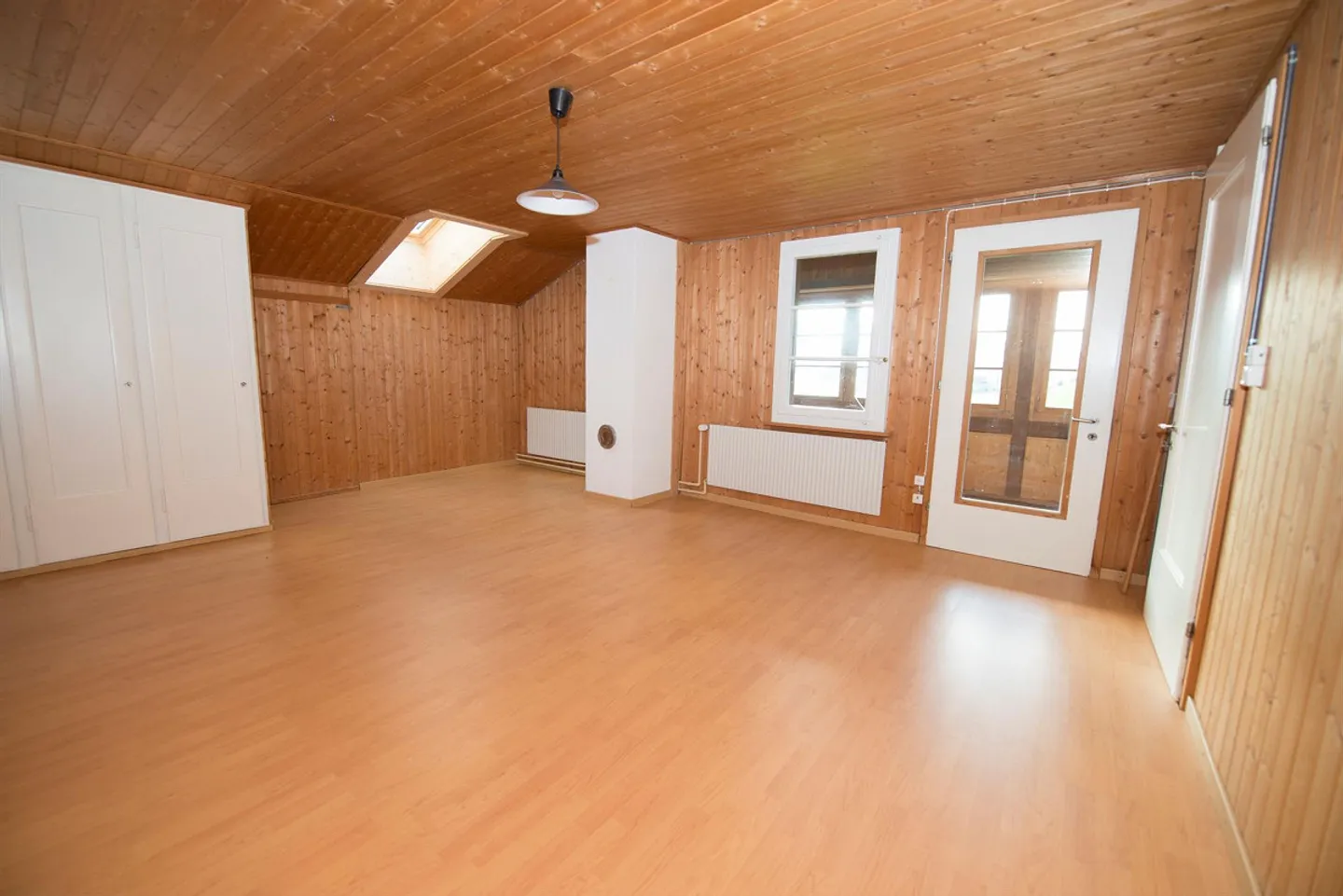 Ferme rénovée de premier plan avec appartement et dépendances - Photo 28 sur 30