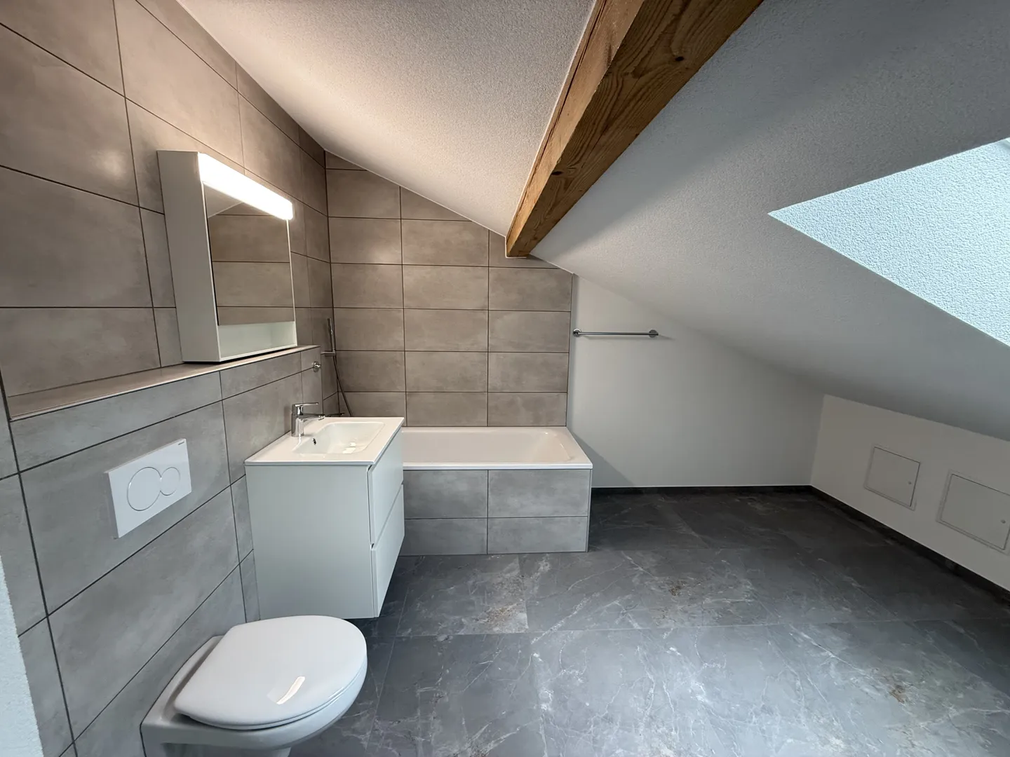 Spacious Family Home with Workshop - Photo 7 of 39
