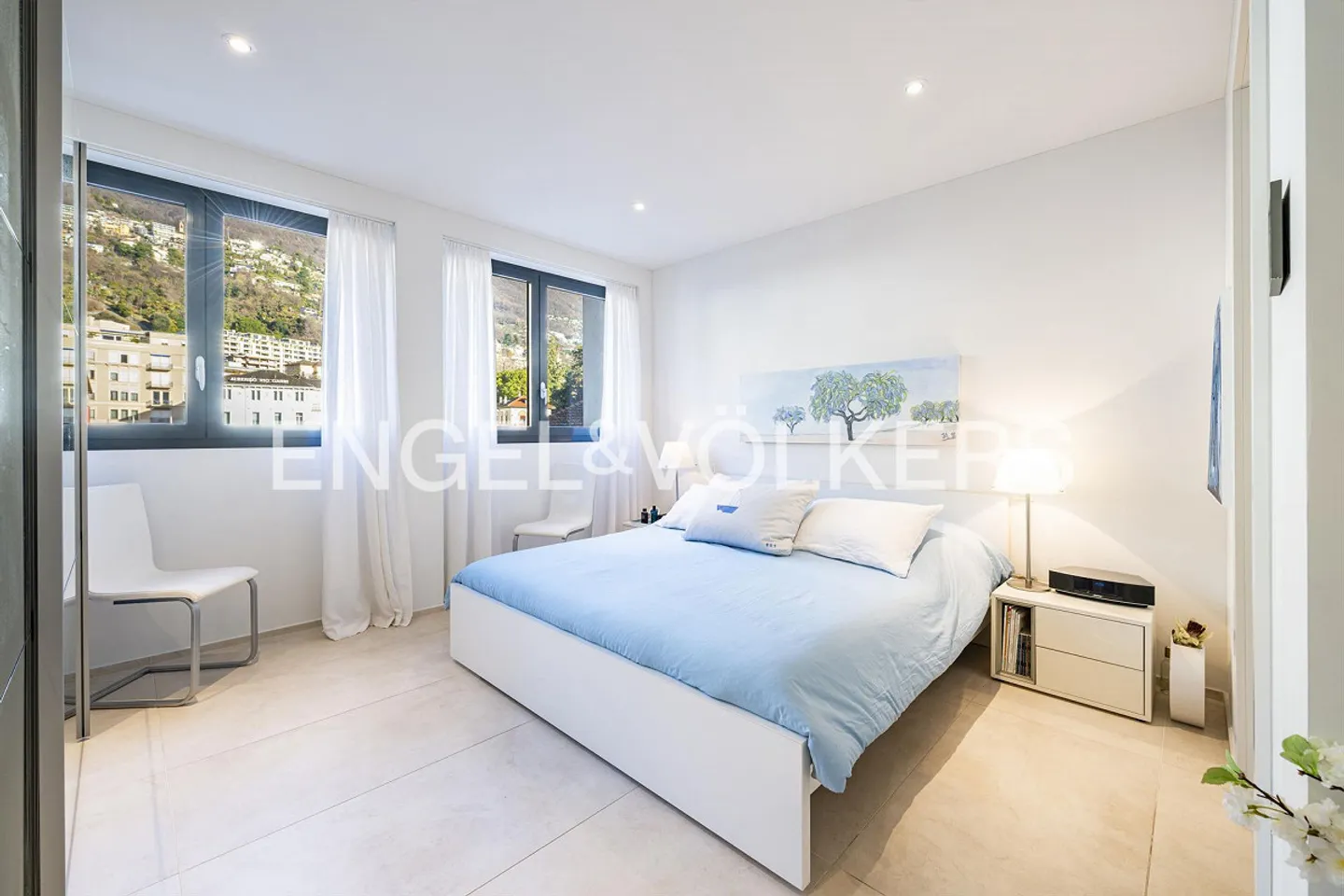 Premium Residence in First Lake Line (68) - Photo 8 of 11