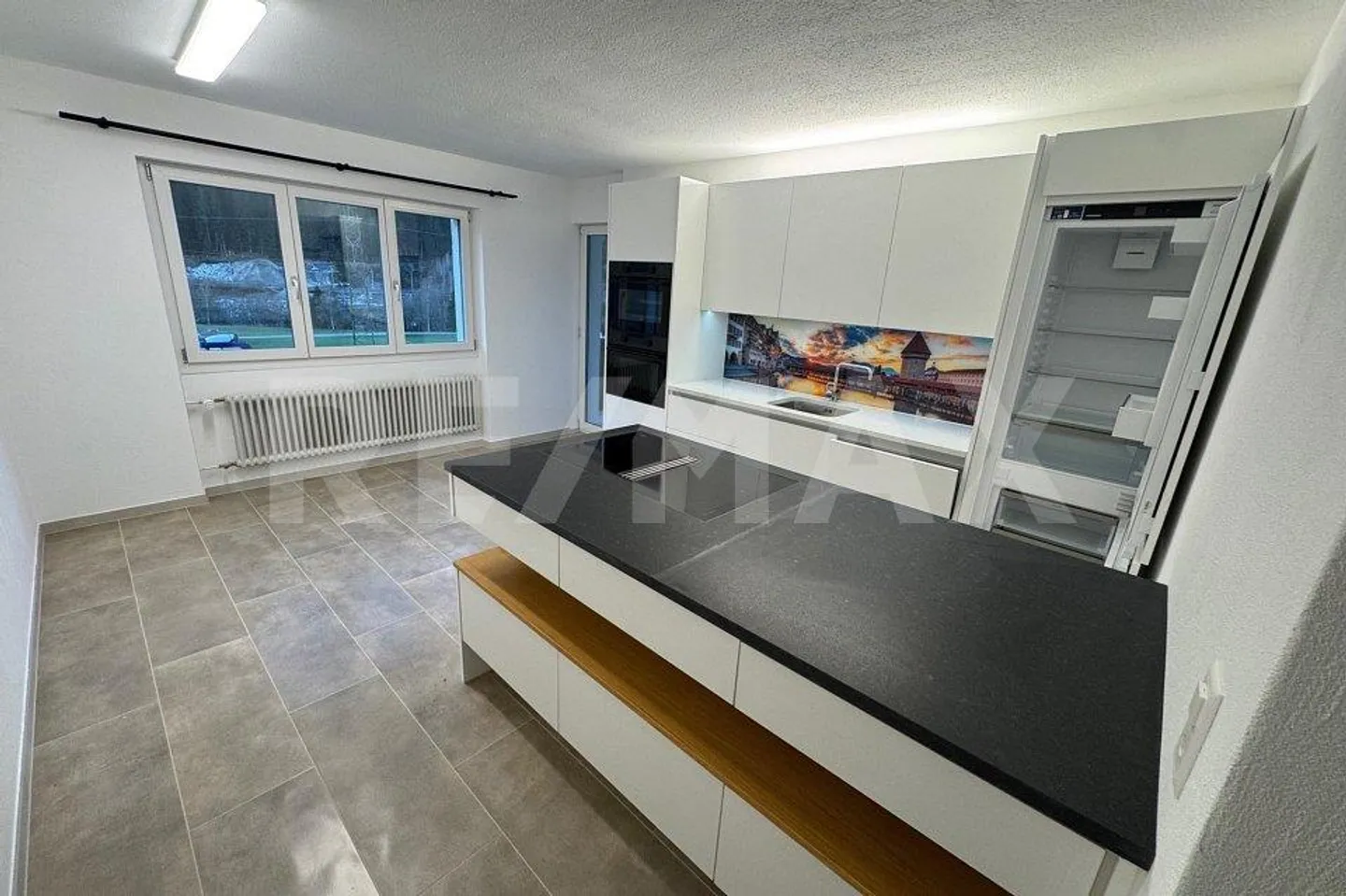 Attractive 4 ½-room apartment in Tavanasa - freshly renovated - Photo 1 of 10