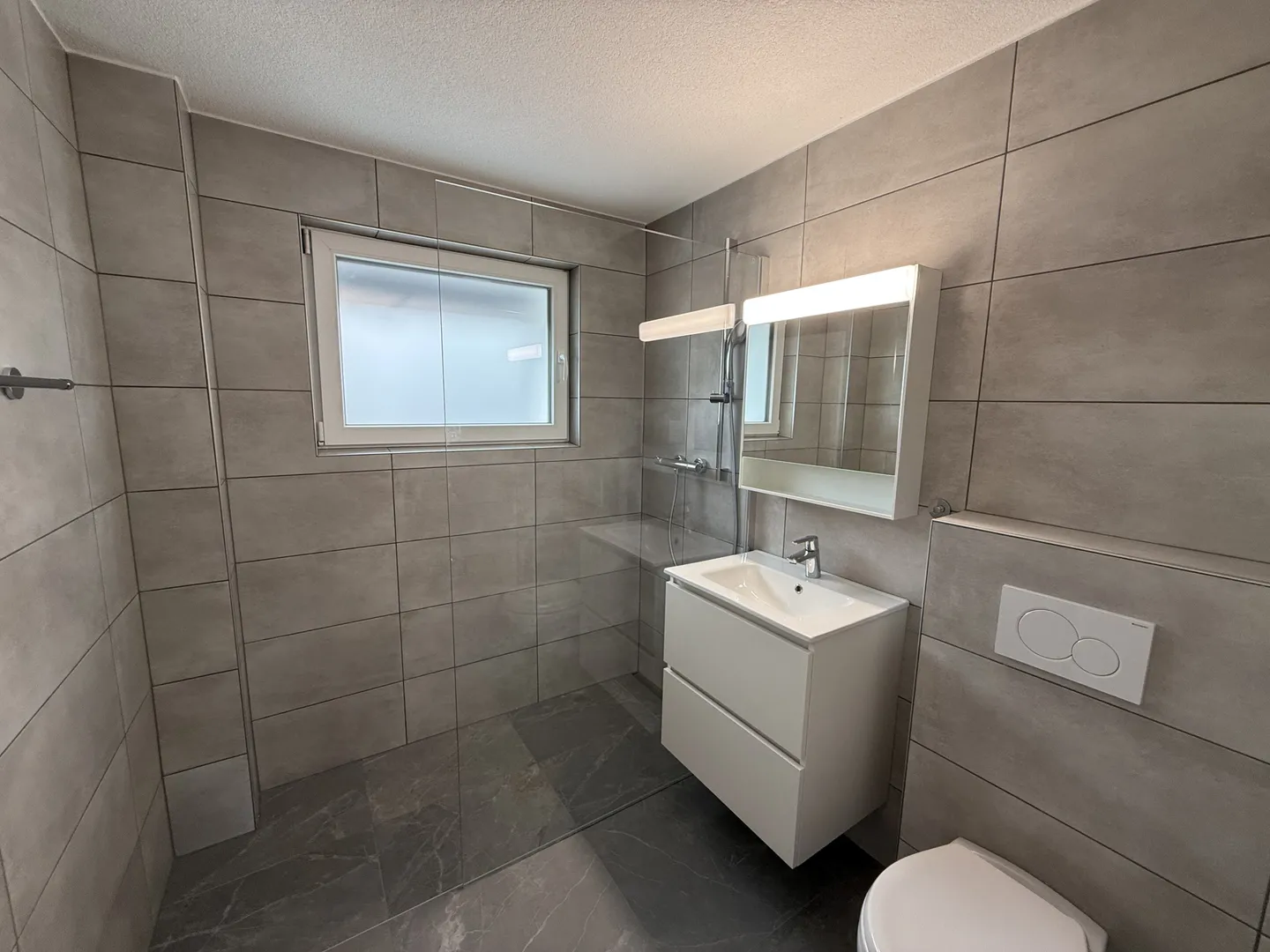 Spacious Family Home with Workshop - Photo 16 of 39