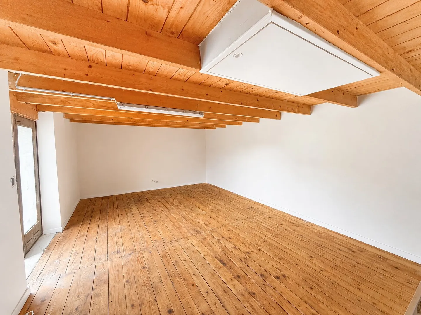 Spacious Family Home with Workshop - Photo 21 of 39