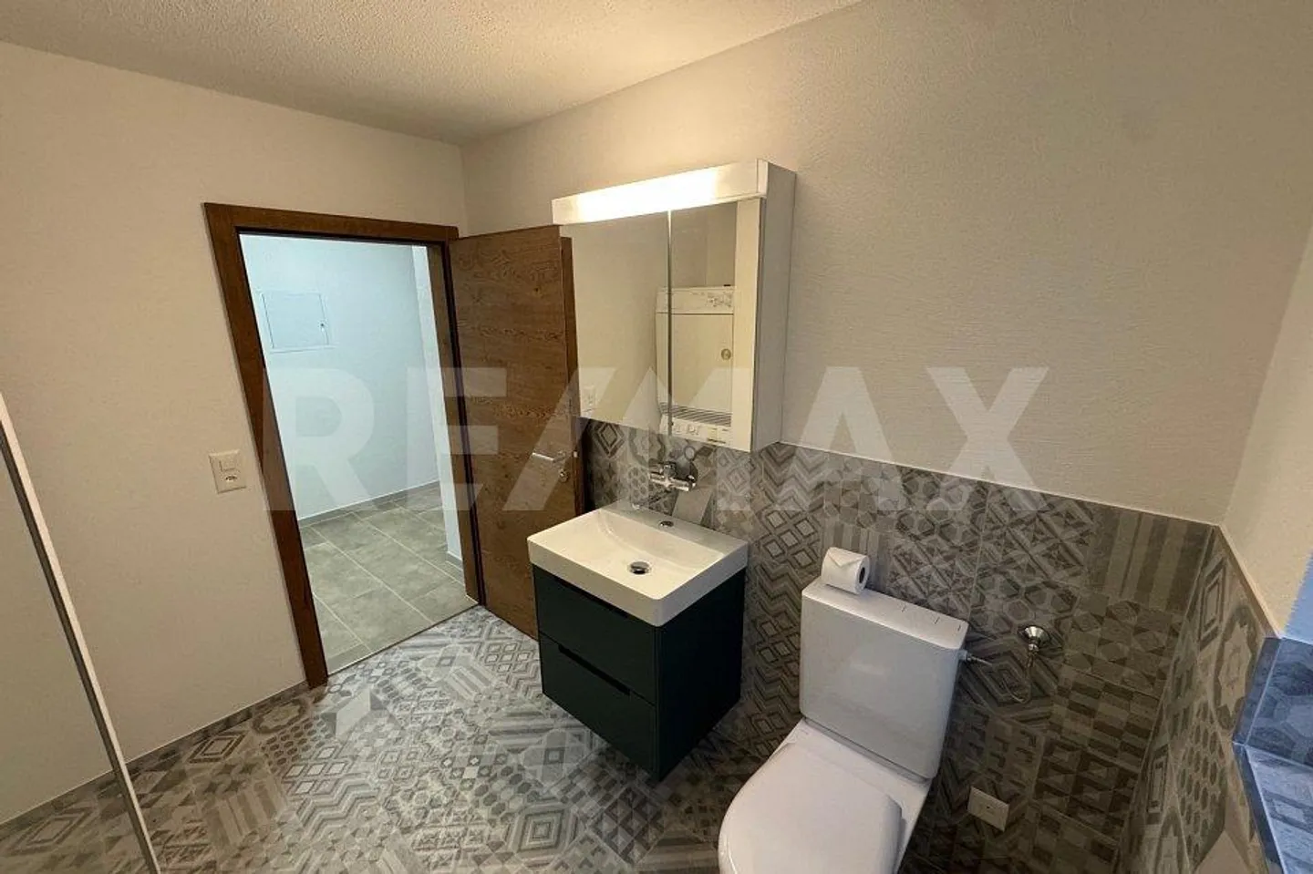 Attractive 4 ½-room apartment in Tavanasa - freshly renovated - Photo 9 of 10