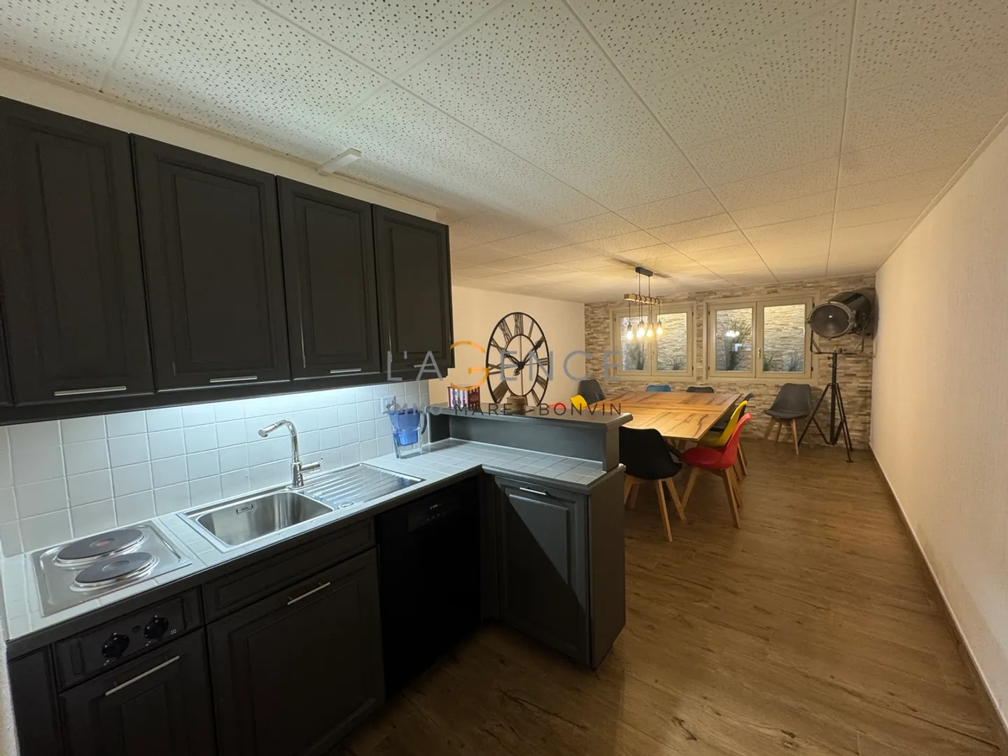 Industry 6 pieces - Photo 10 of 12