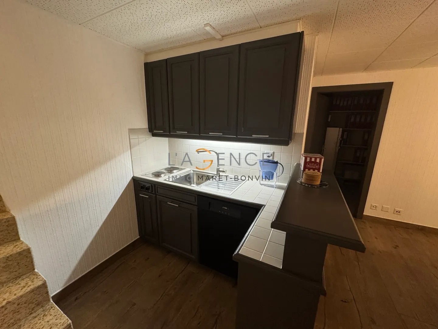 Industry 6 pieces - Photo 11 of 12