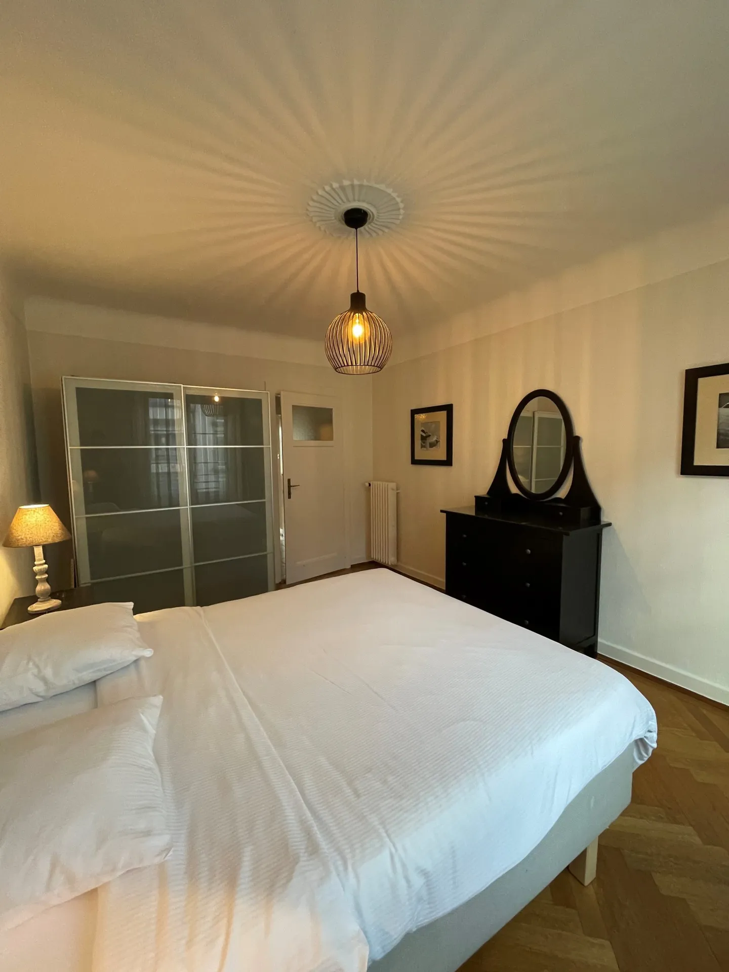 Charming 2.5-Room Apartment - Photo 3 of 5