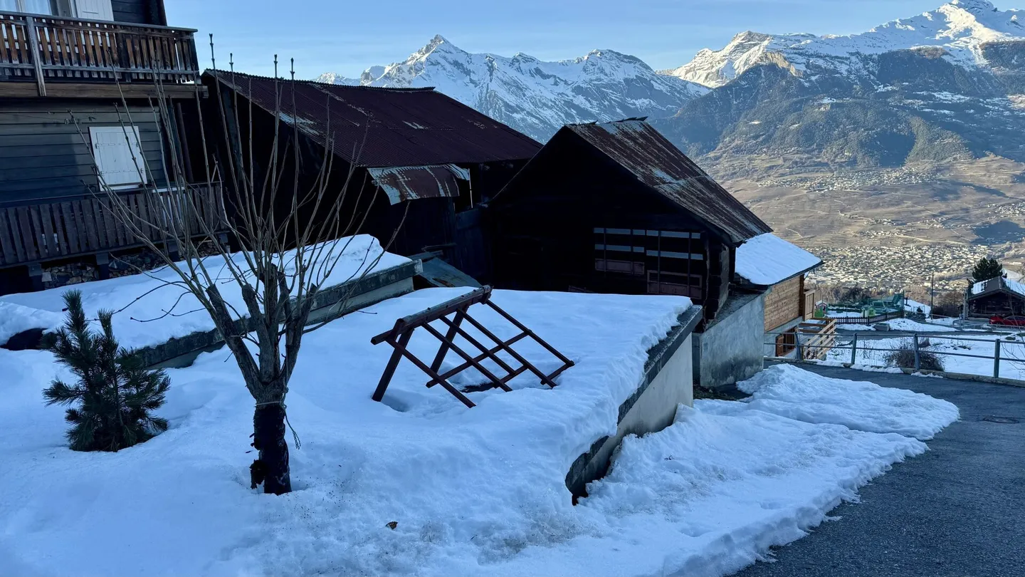 Renovation Opportunity in Veysonnaz - Photo 4 of 12