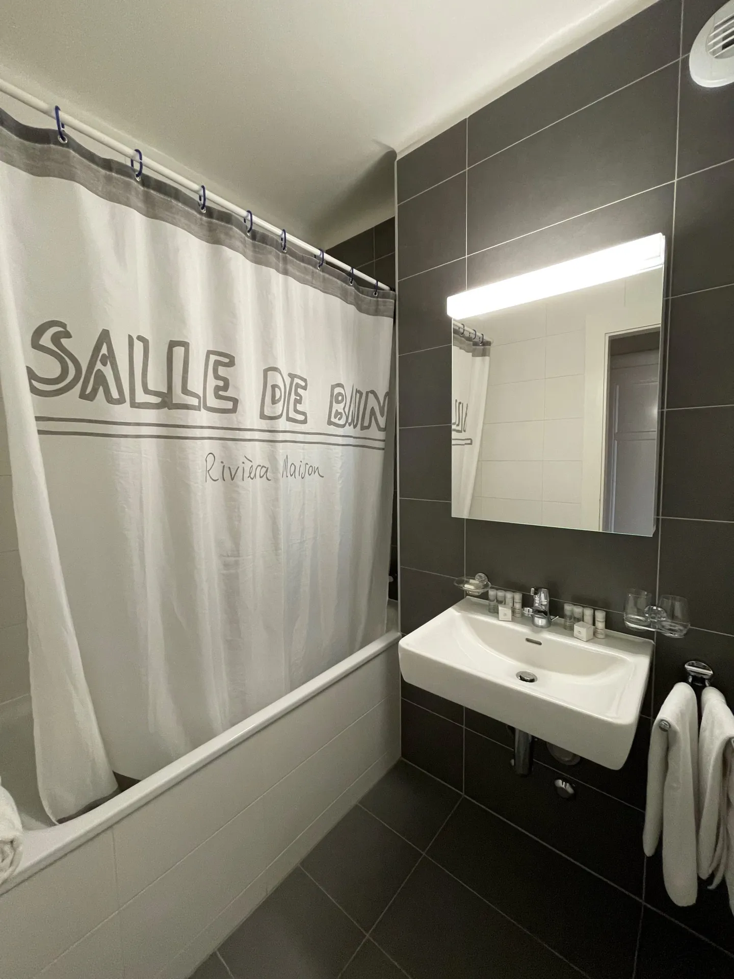 Charming 2.5-Room Apartment - Photo 5 of 5