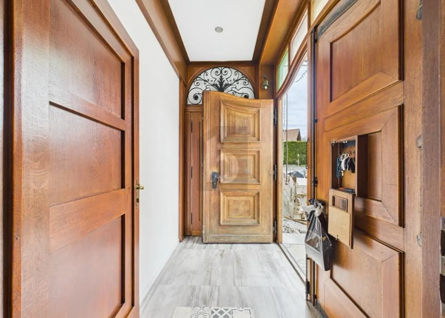 ÉLÉGANCE, SÉRÉNITÉ, MEUBLÉ AVEC PISCINE PRIVÉE - Photo 2 sur 6