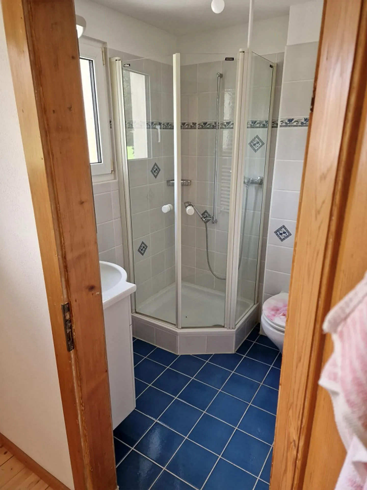 Affascinante casa unifamiliare di 5 stanze - Foto 8 di 15