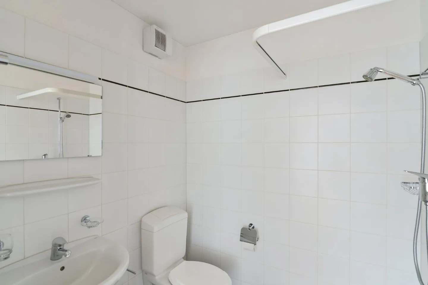 Bright apartment in a quiet area - Photo 6 of 10