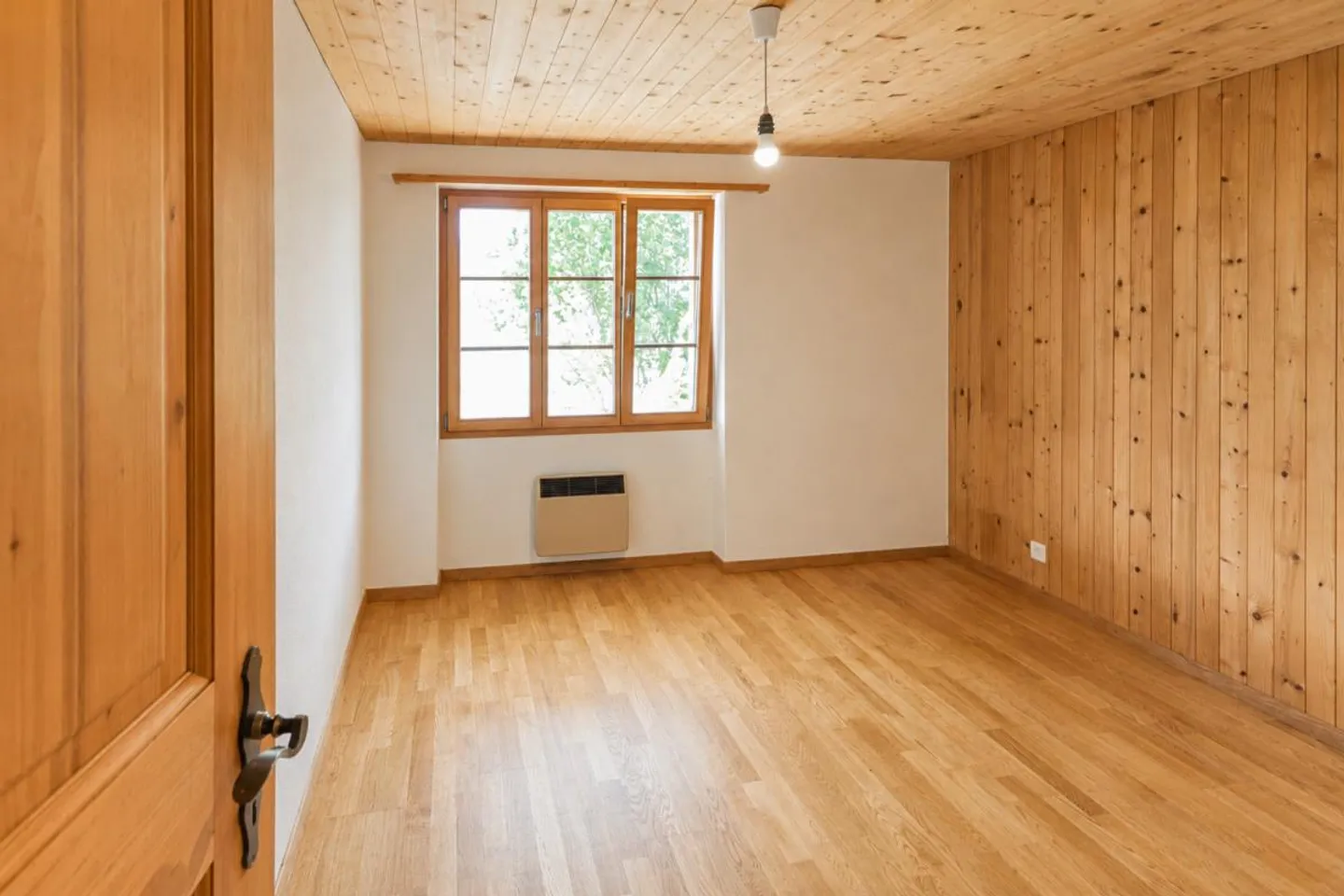 Bright 2.5 room apartment with terrace and garage - Photo 7 of 10