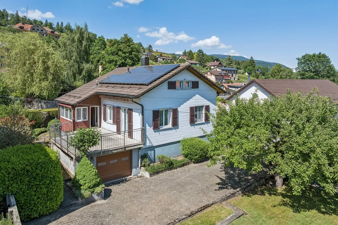 Single-family house with terrace and large garden - Photo 1 of 8