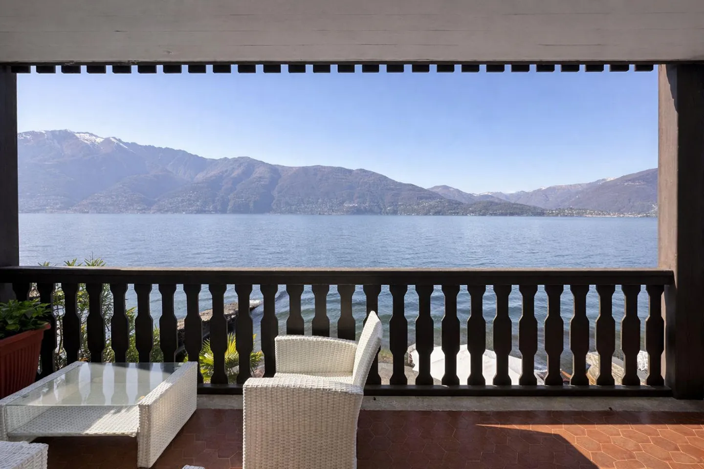 Direkt am Lago Maggiore – Einzigartiger Zweitwohnsitz am Wasser - Foto 2 von 30