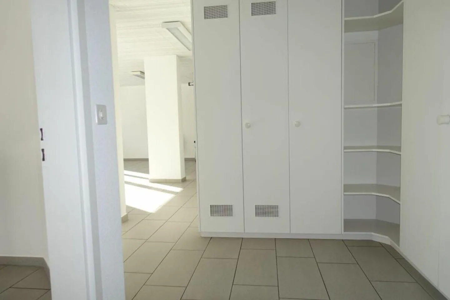 Salle de thérapie avec divers bureaux au rez-de-chaussée et au sous-sol - Photo 15 sur 30