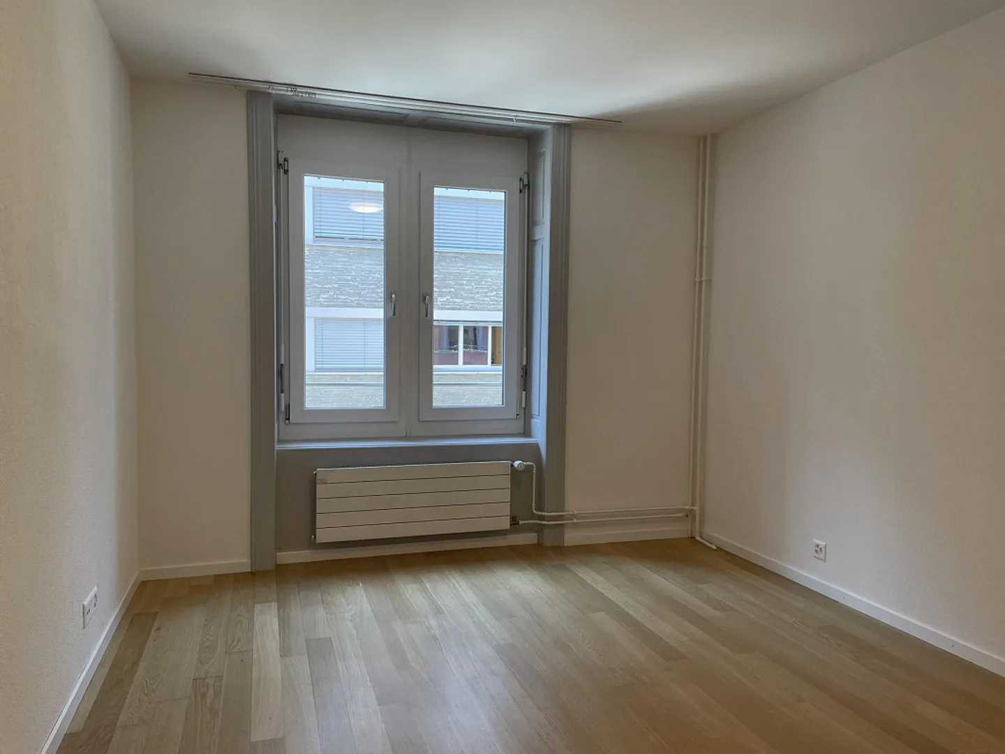 Appartamento ristrutturato di 2,5 locali con balcone nel vivace quartiere 4 - Foto 7 di 9