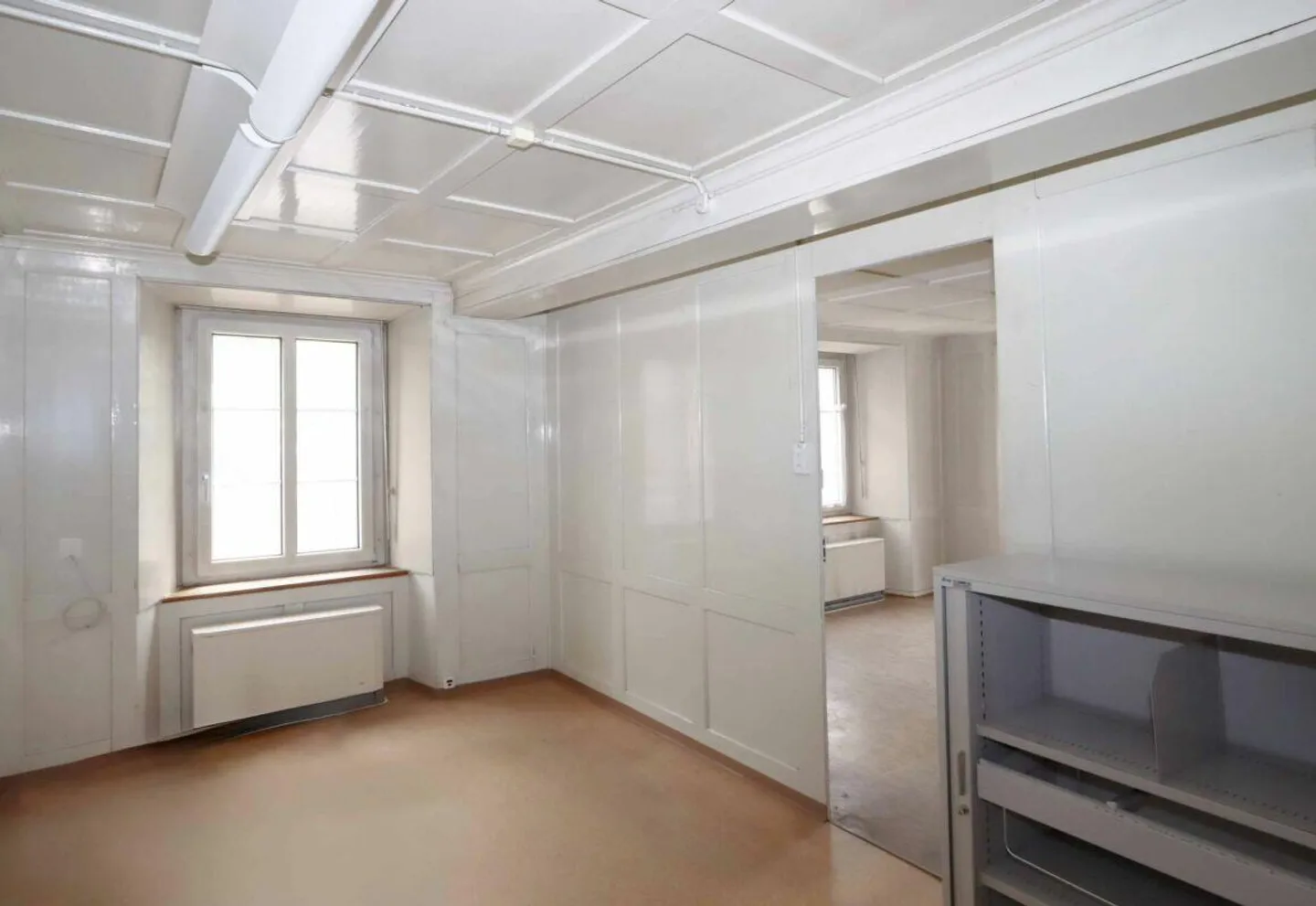 Spacious Corner Townhouse with Large Garden in Sunny and Central Location - Photo 6 of 25