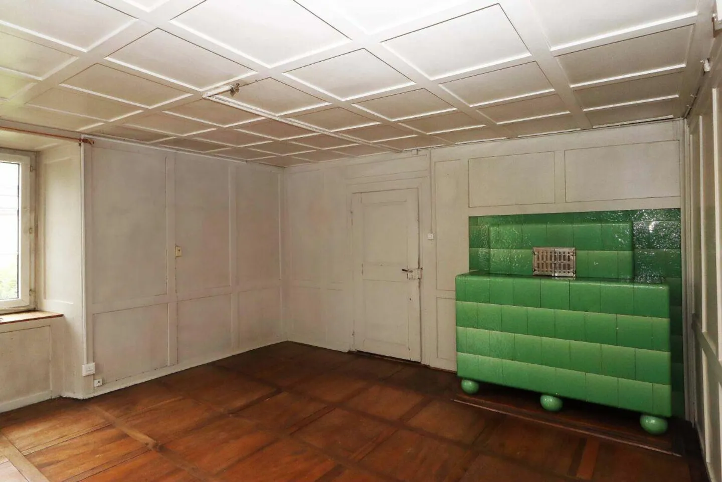 Spacious Corner Townhouse with Large Garden in Sunny and Central Location - Photo 11 of 25