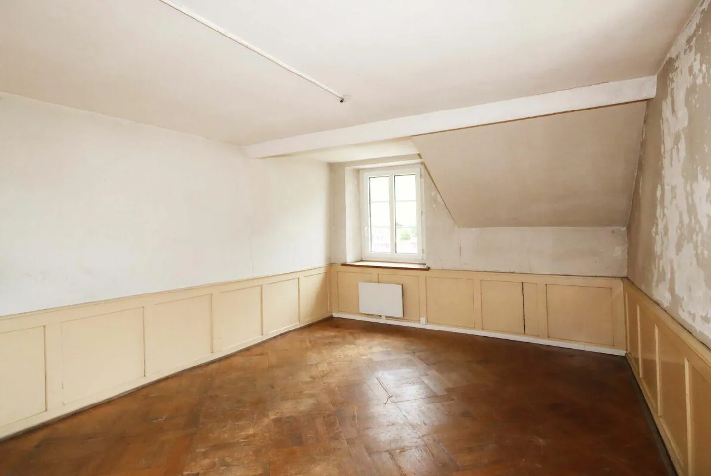 Spacious Corner Townhouse with Large Garden in Sunny and Central Location - Photo 18 of 25