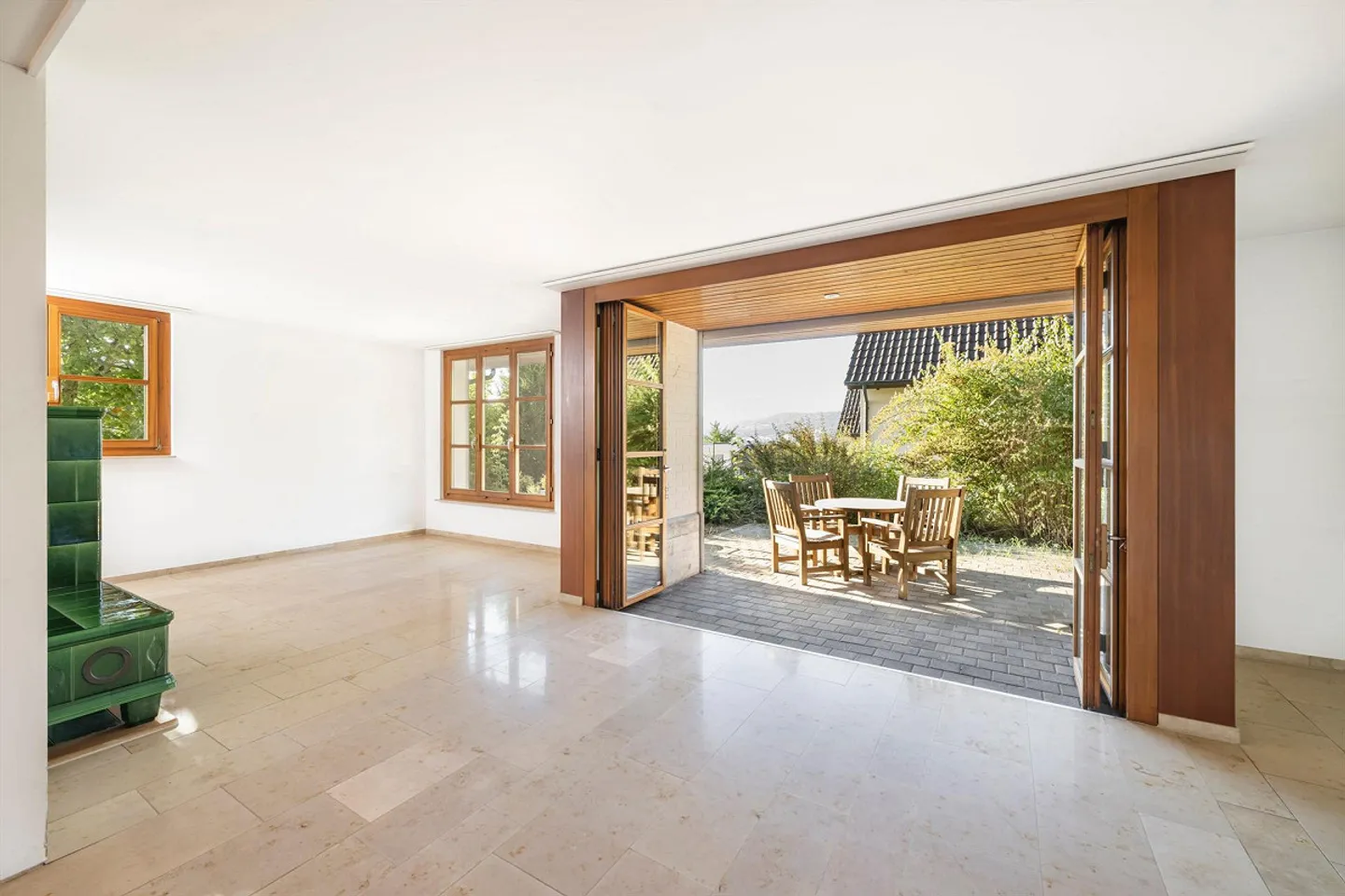Maison individuelle indépendante avec beaucoup de vie privée, jardin spacieux et caractère particulier - Photo 4 sur 13