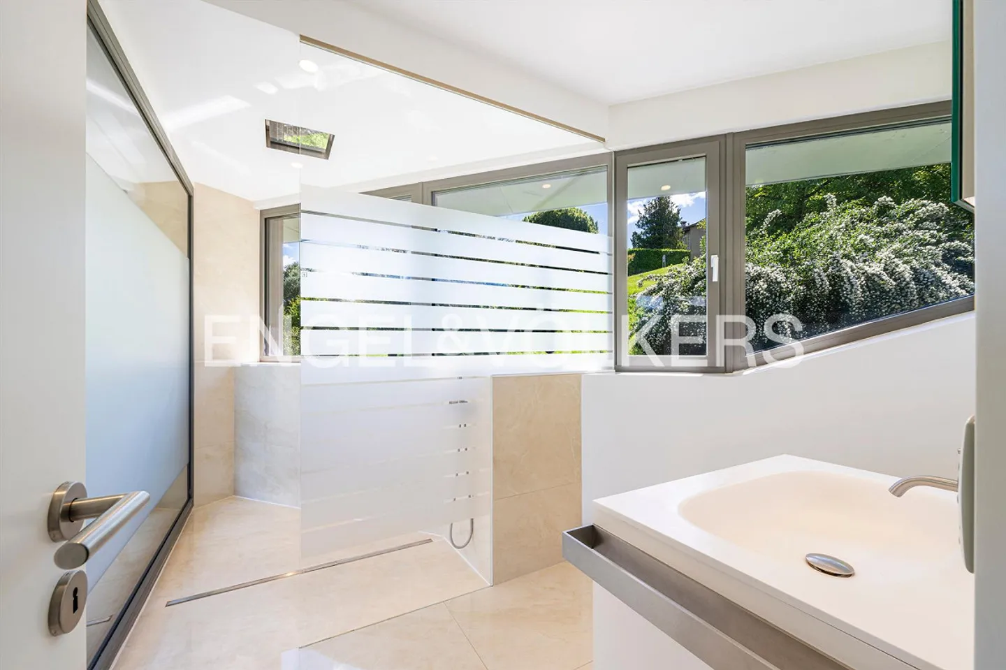 Appartamento di Lusso con Vista Lago - Foto 7 di 14