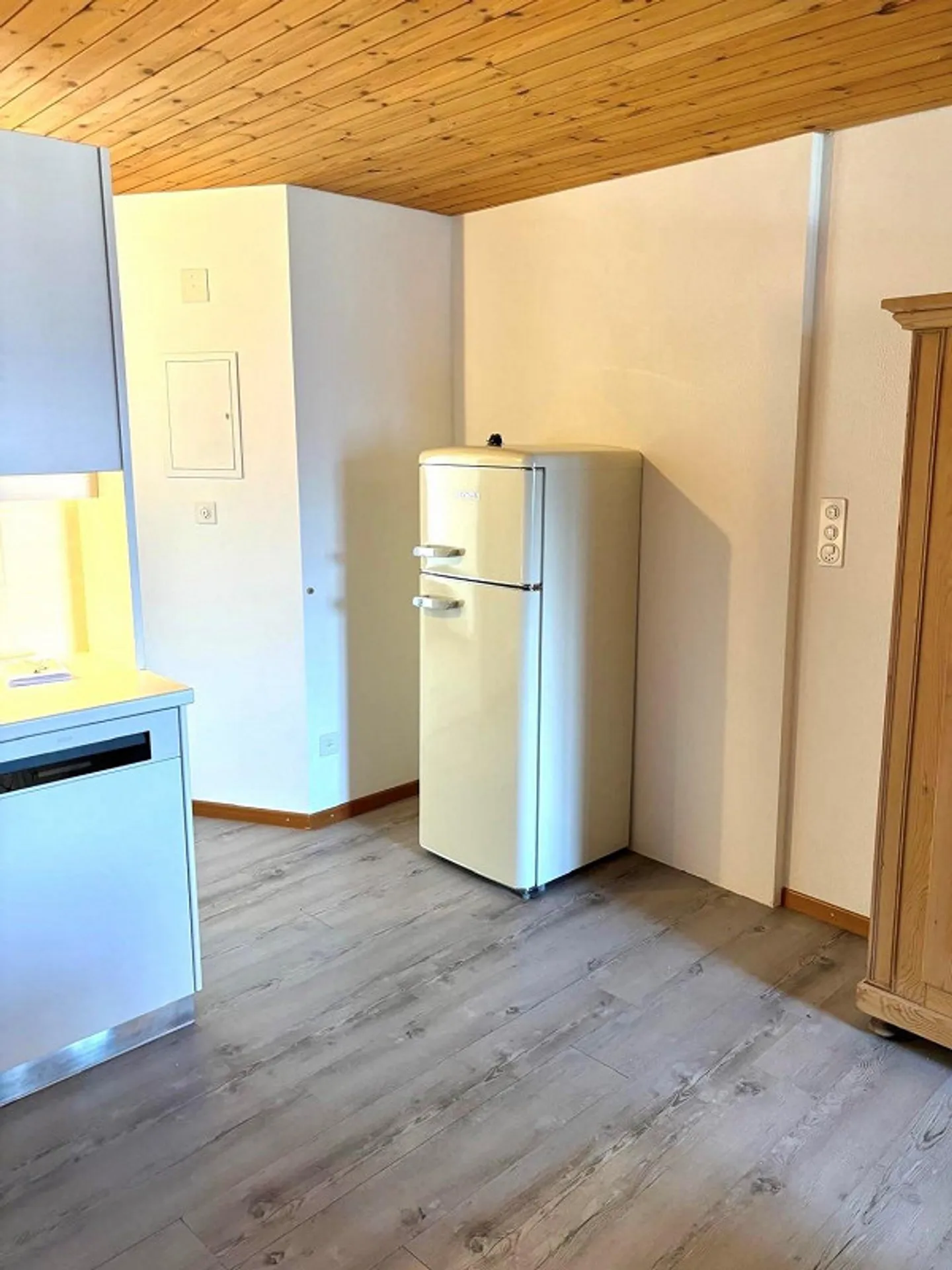 Furnished 2.5 room apartment - Photo 2 of 8