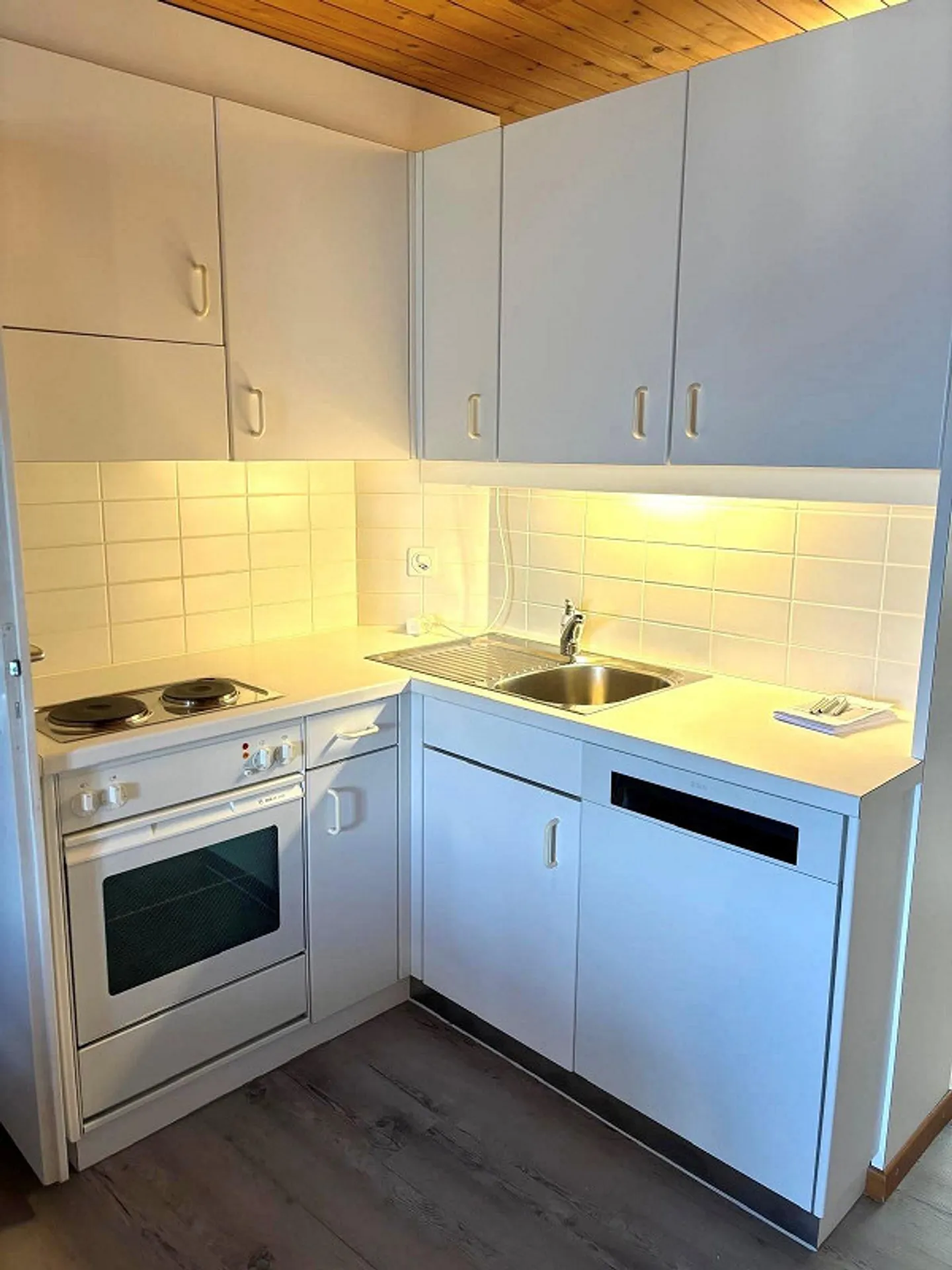 Furnished 2.5 room apartment - Photo 3 of 8