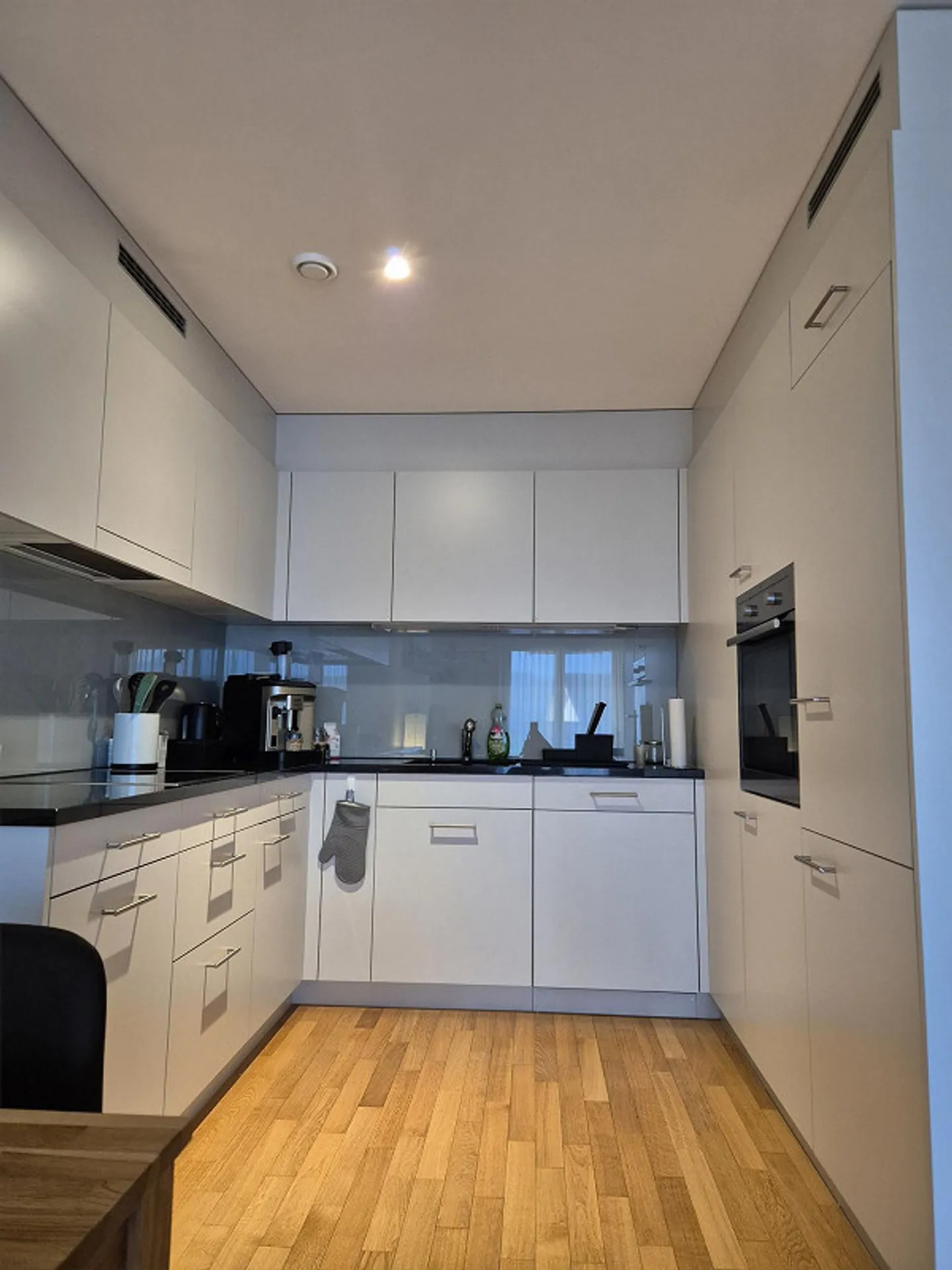 Belle appartement de 2,5 pièces avec de nombreux points positifs - Photo 3 sur 8