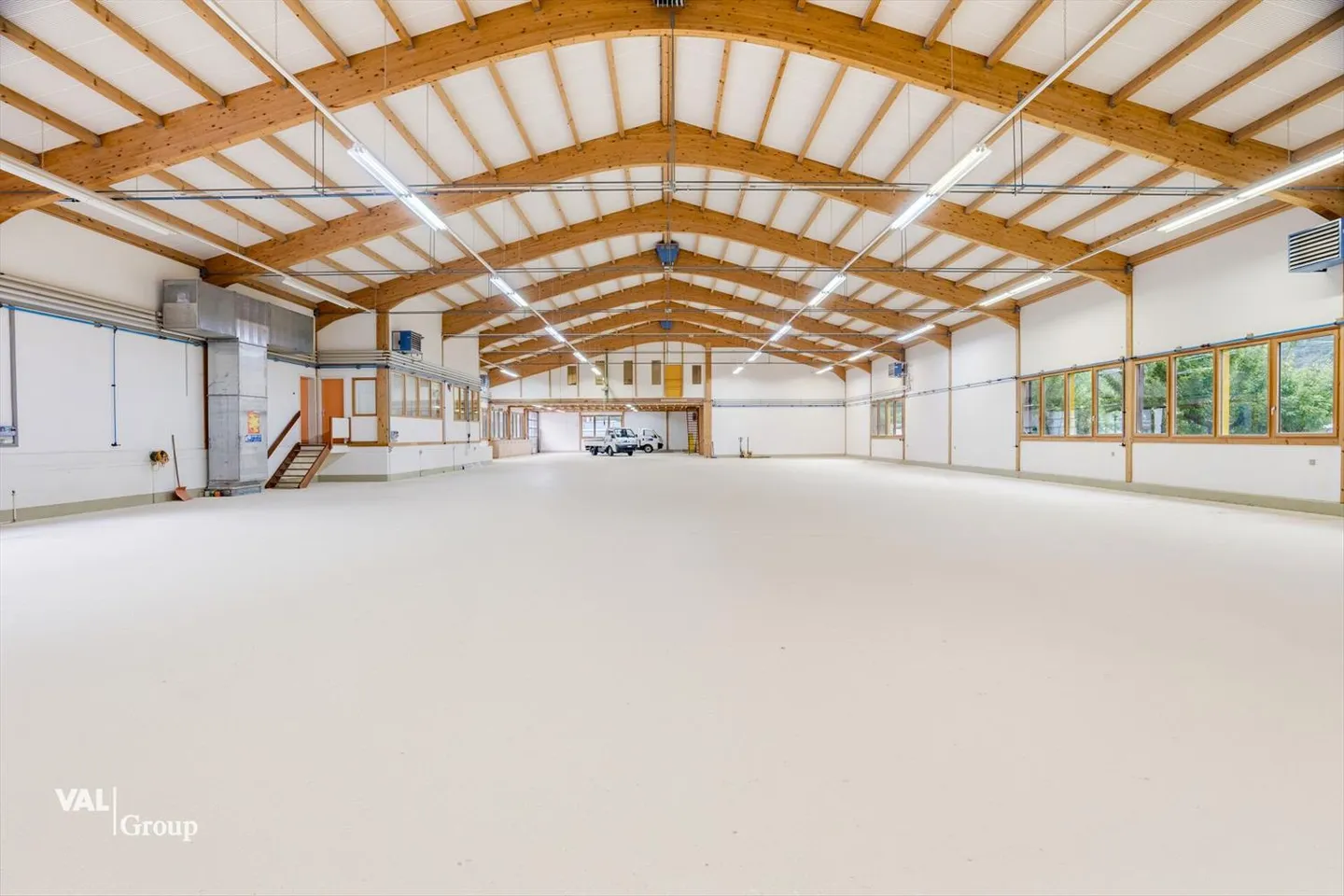 Production and Storage Hall with Diverse Usage Options in Optimal Location - Photo 7 of 13