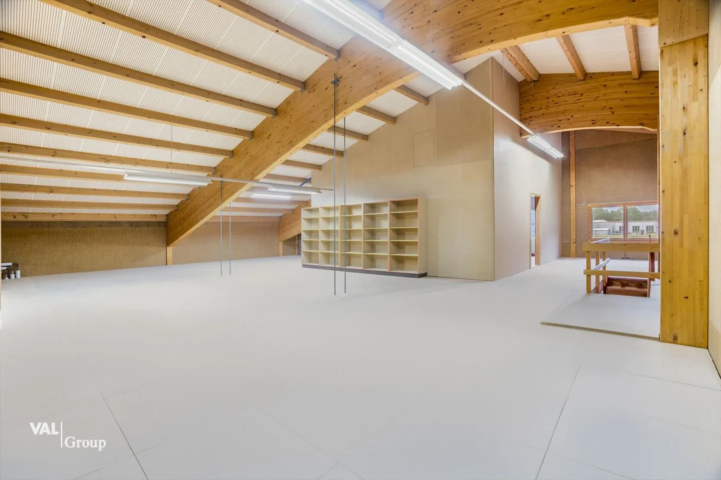 Production and Storage Hall with Diverse Usage Options in Optimal Location - Photo 10 of 13