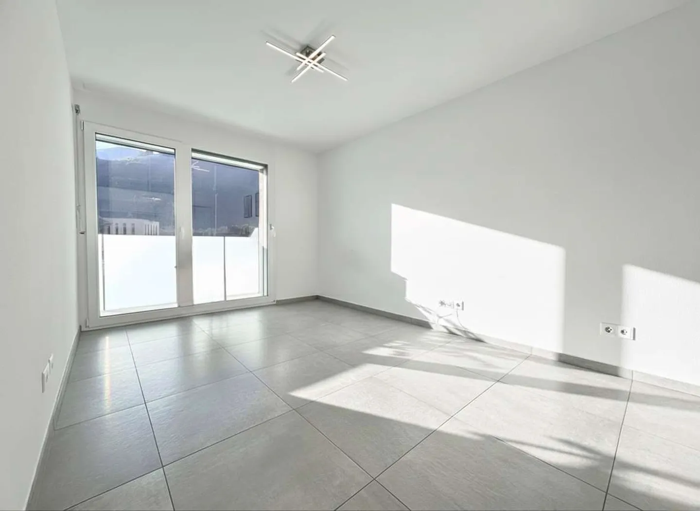 Modernes 3.5-Zimmer-Apartment in Castione-Arbedo - Foto 4 von 9