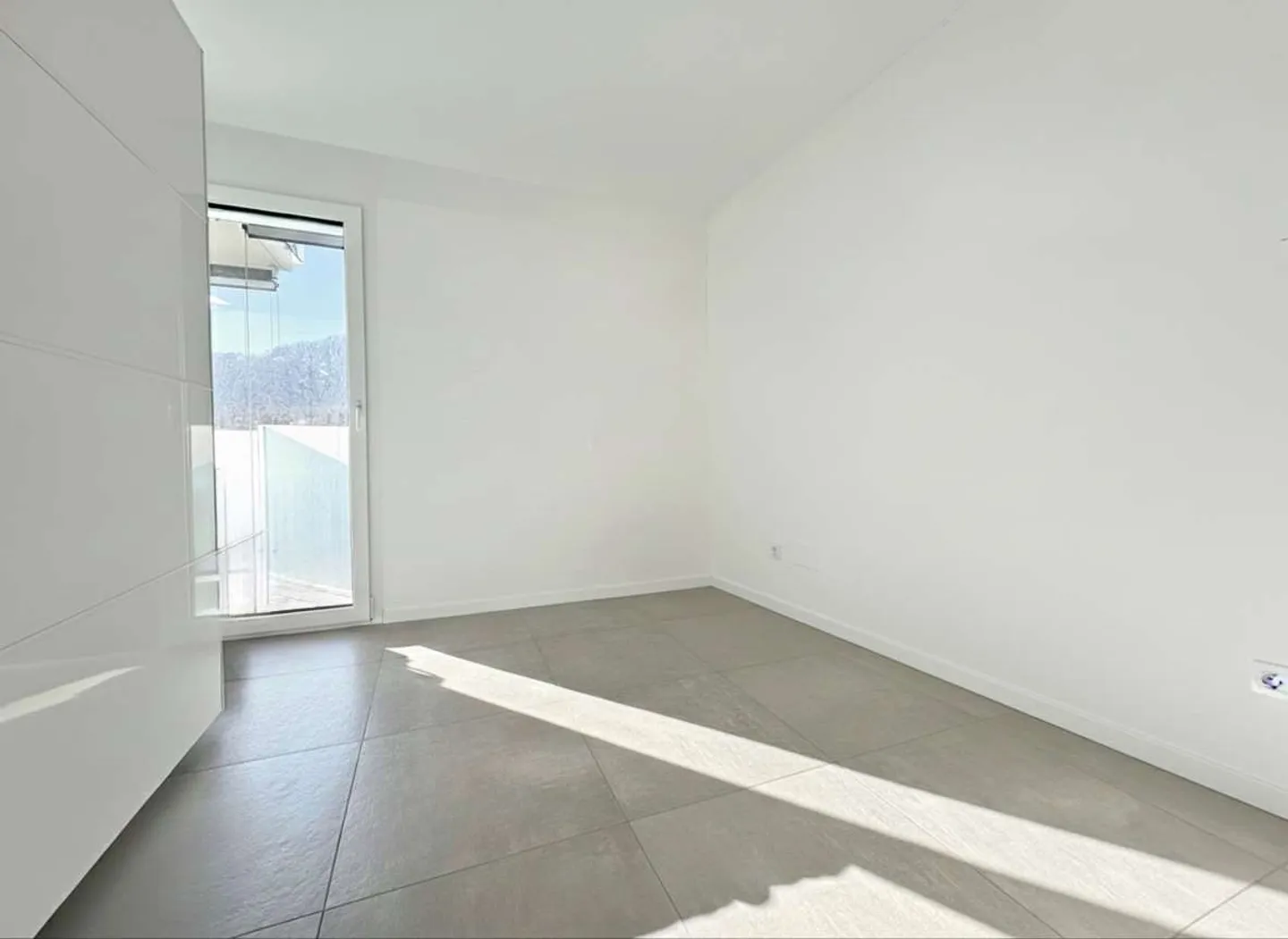 Modernes 3.5-Zimmer-Apartment in Castione-Arbedo - Foto 6 von 9