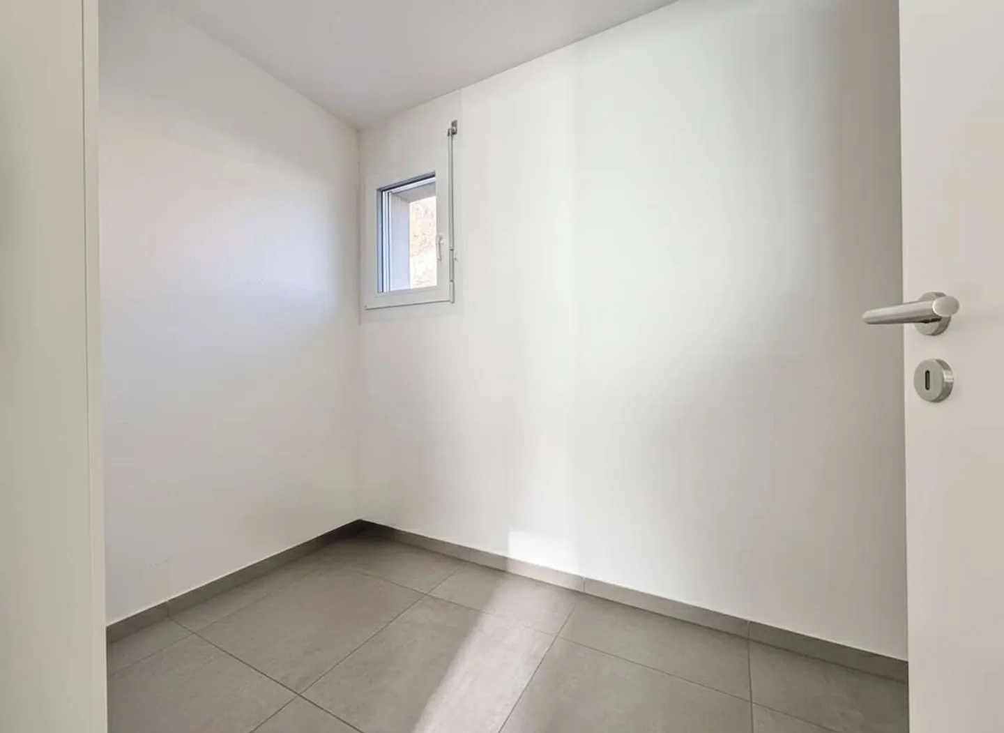 Modernes 3.5-Zimmer-Apartment in Castione-Arbedo - Foto 8 von 9