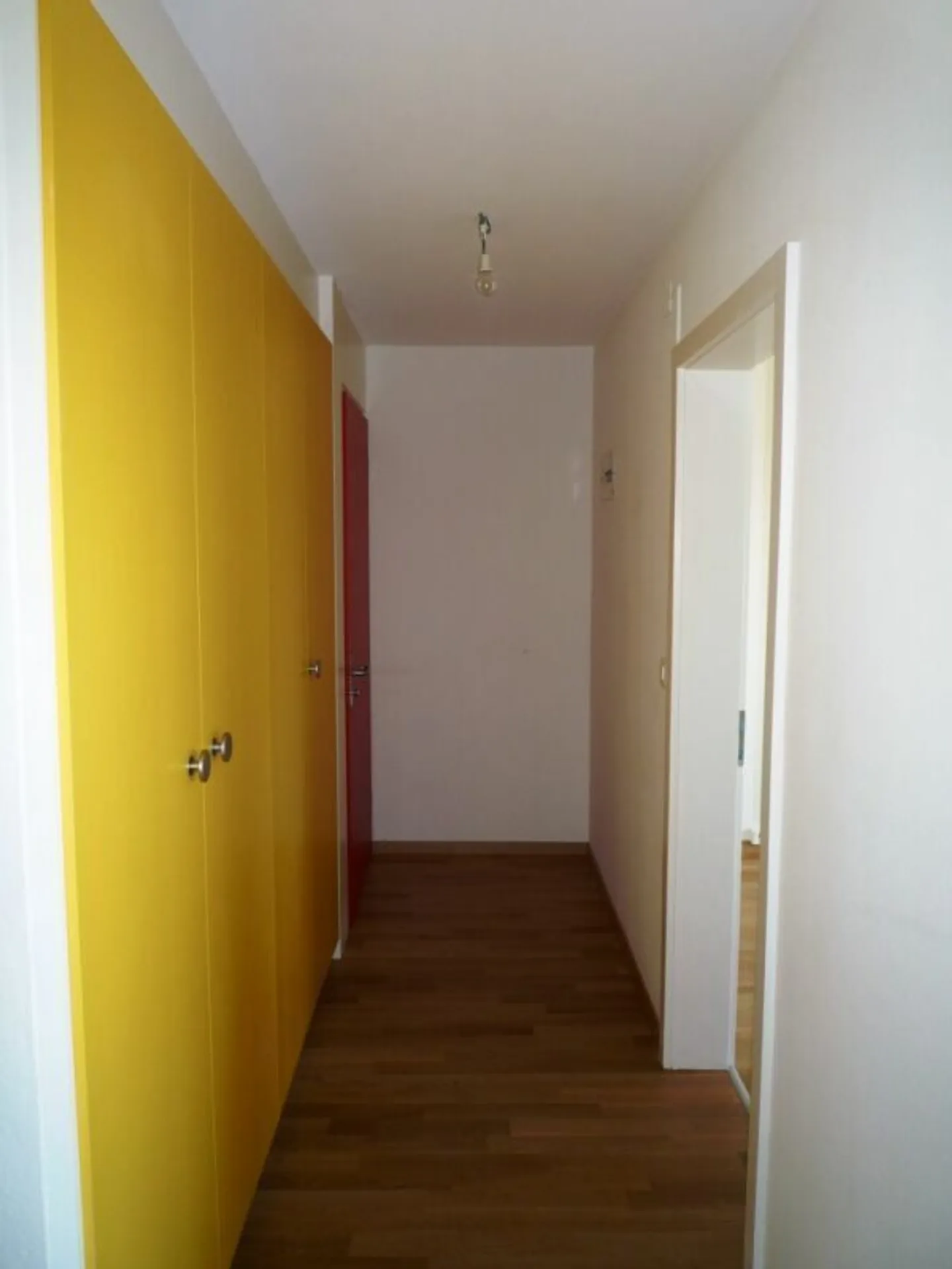 Bell'appartamento di 3 stanze vicino ai servizi - Foto 6 di 10