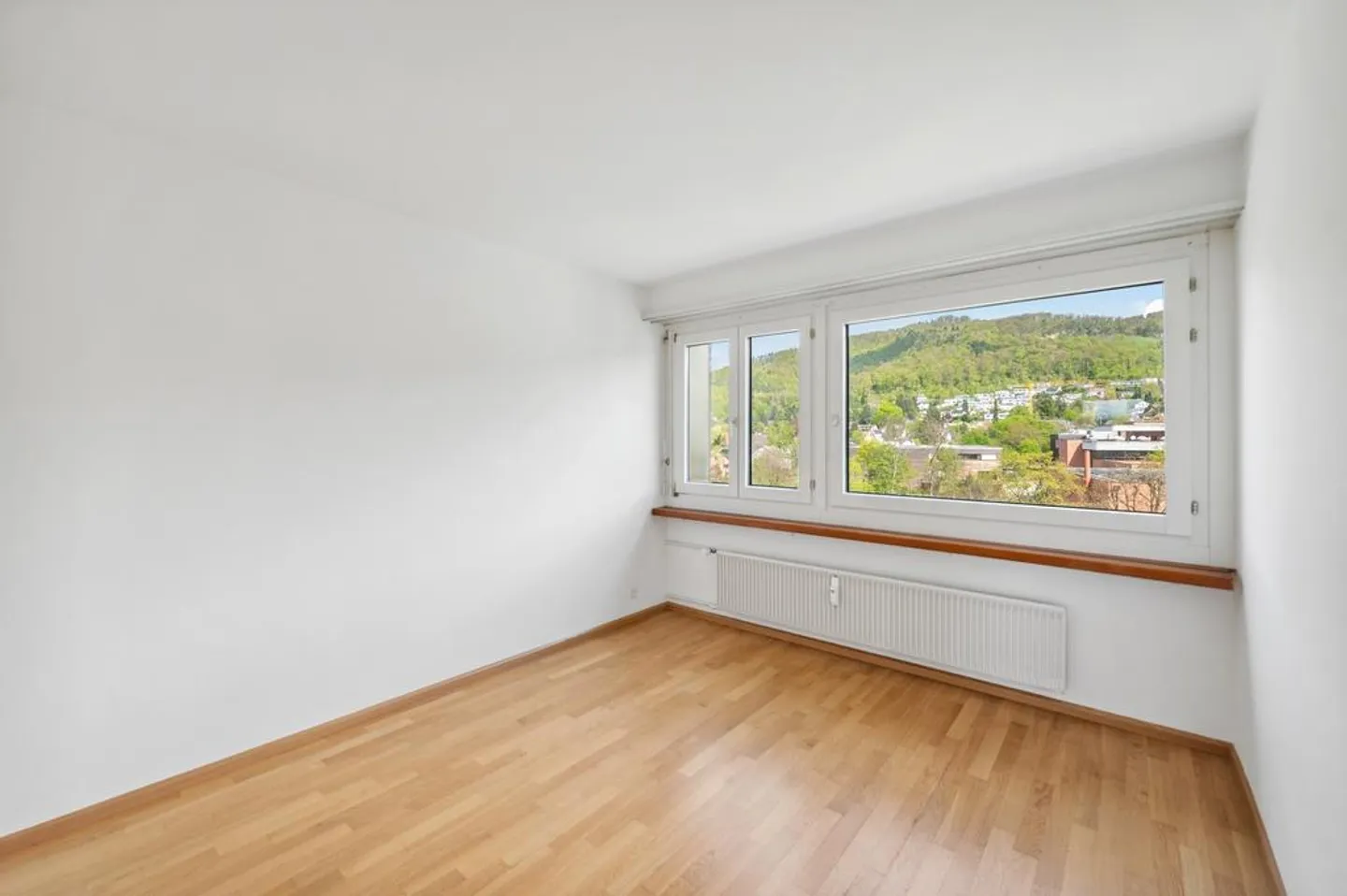 4.5-Zimmerwohnung mit Balkon und schöner Aussicht! - Foto 4 von 11