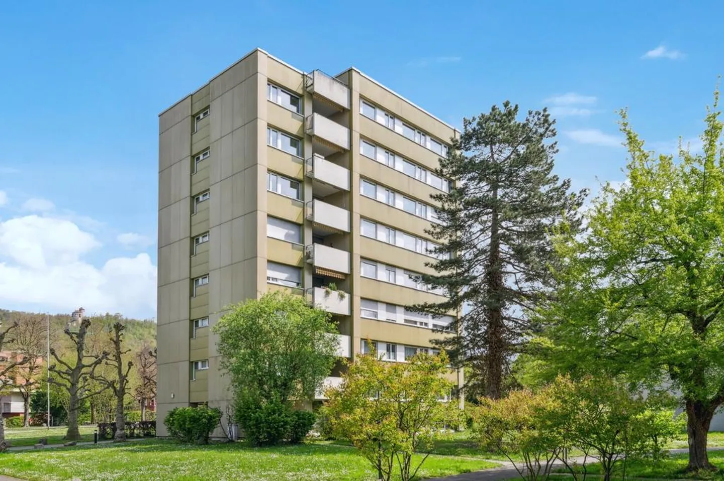 4.5-Zimmerwohnung mit Balkon und schöner Aussicht! - Foto 10 von 11