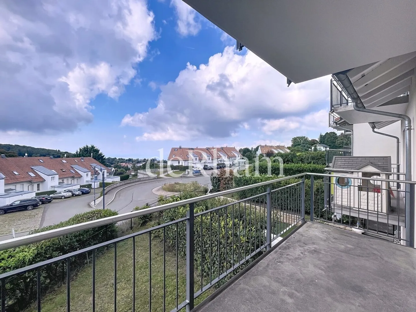 Villa mitoyenne de 5,5 pièces avec jardin - Photo 5 sur 10