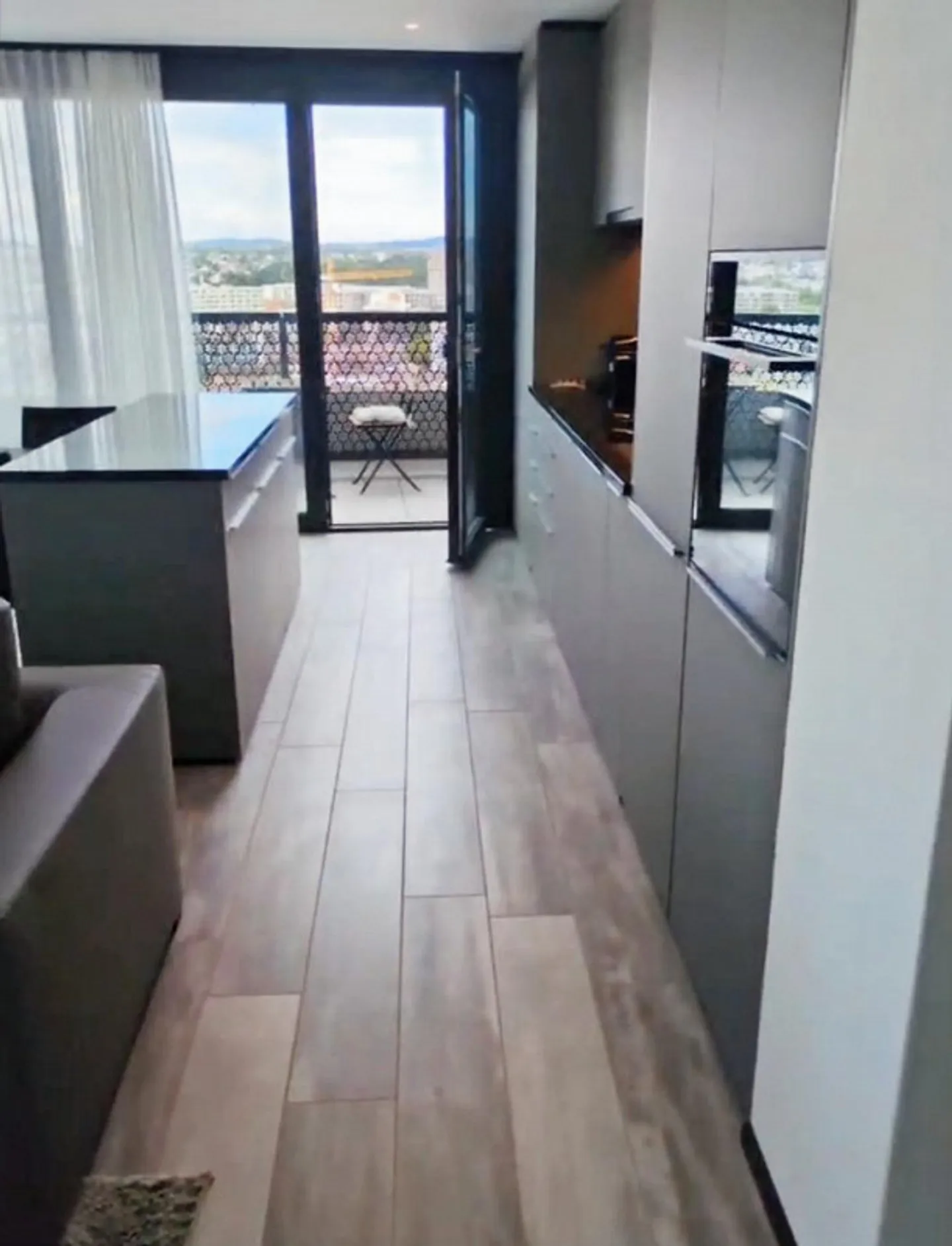 Vivere esclusivo con vista alla periferia di Zurigo - Foto 3 di 13