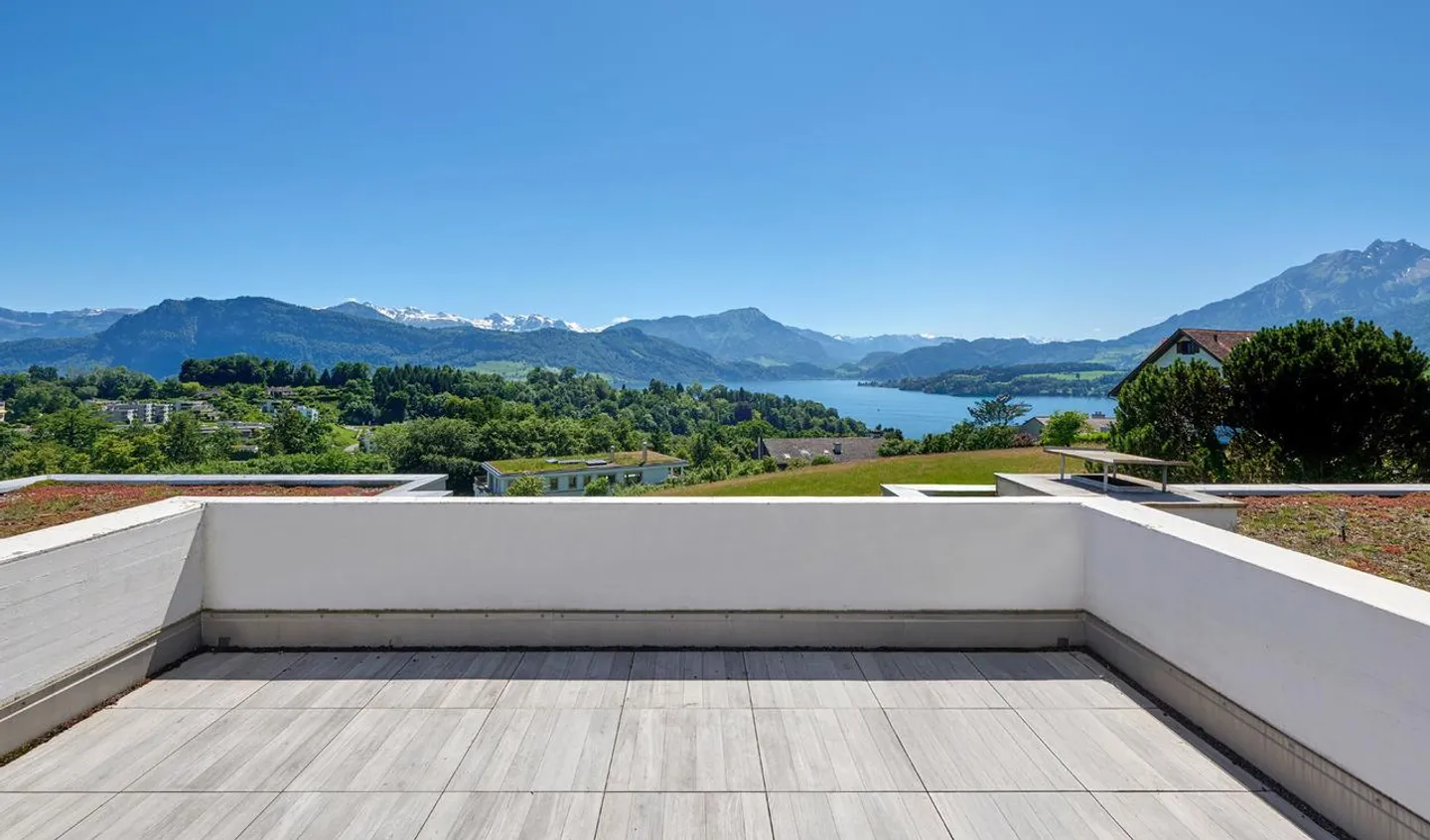 Diamant brut au meilleur point de vue avec un fort potentiel - Photo 2 sur 3