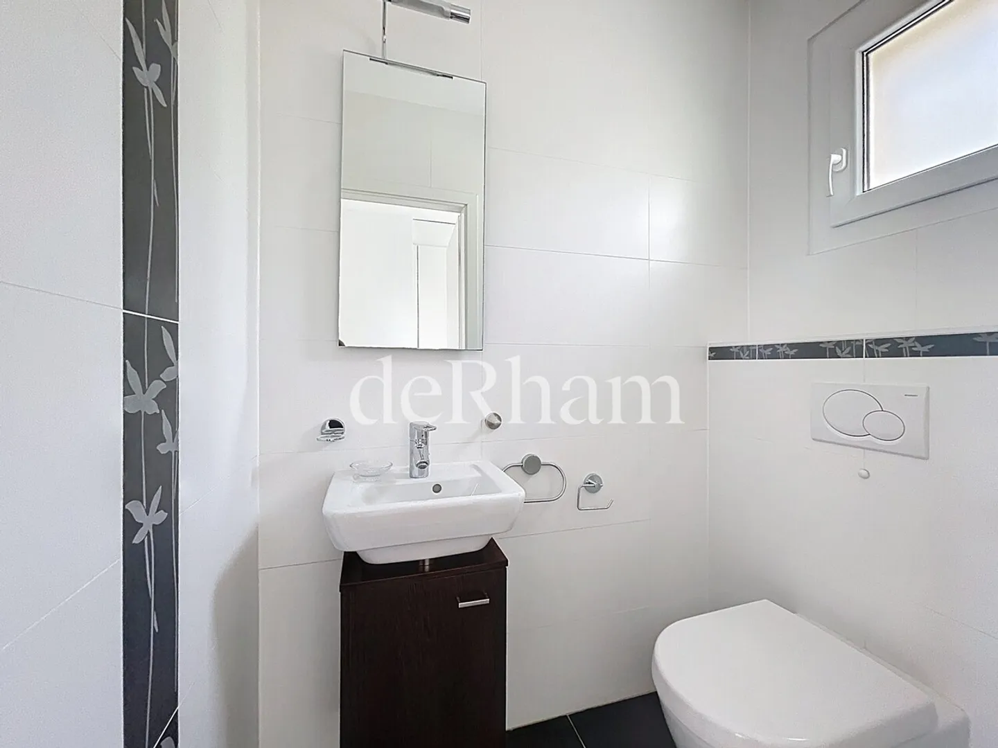 Villa mitoyenne de 5,5 pièces avec jardin - Photo 8 sur 10