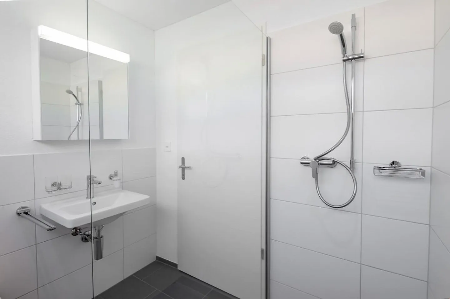 Helle und ruhige 3.5 Whg. mit eigener WM/TU, Lift und nachhaltiger WP - Foto 4 von 8