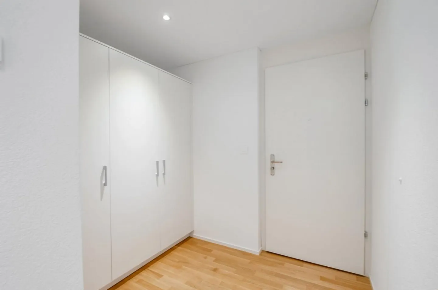 Helle und ruhige 3.5 Whg. mit eigener WM/TU, Lift und nachhaltiger WP - Foto 5 von 8