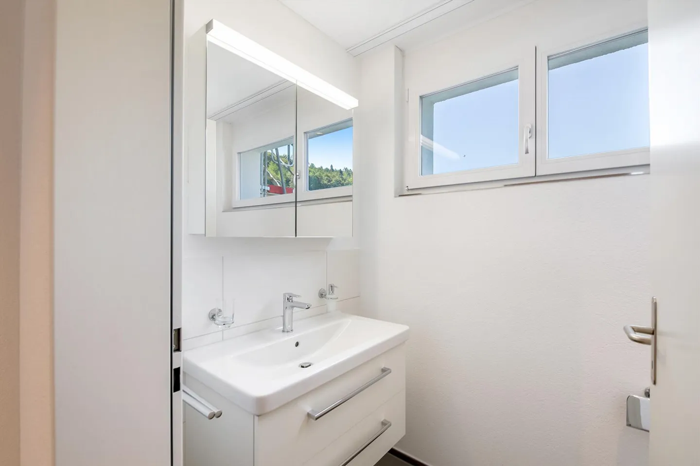 Helle und ruhige 3.5 Whg. mit eigener WM/TU, Lift und nachhaltiger WP - Foto 6 von 8