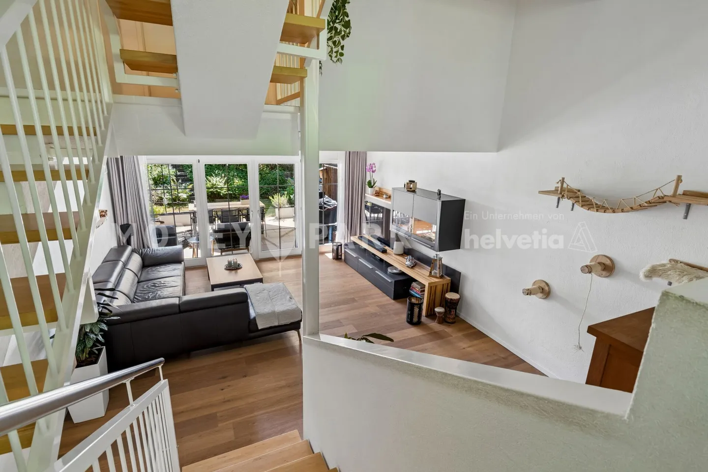 Casa a schiera di 5,5 stanze con particolare sensazione di vita e giardino - Foto 3 di 19