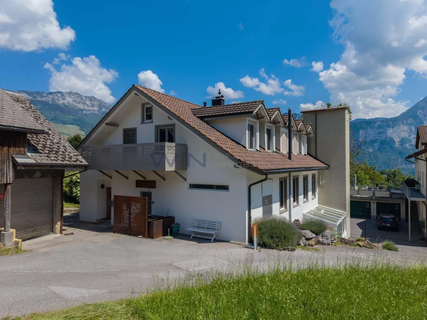 Sonnige Dachwohnung in der Natur - Foto 1 von 8