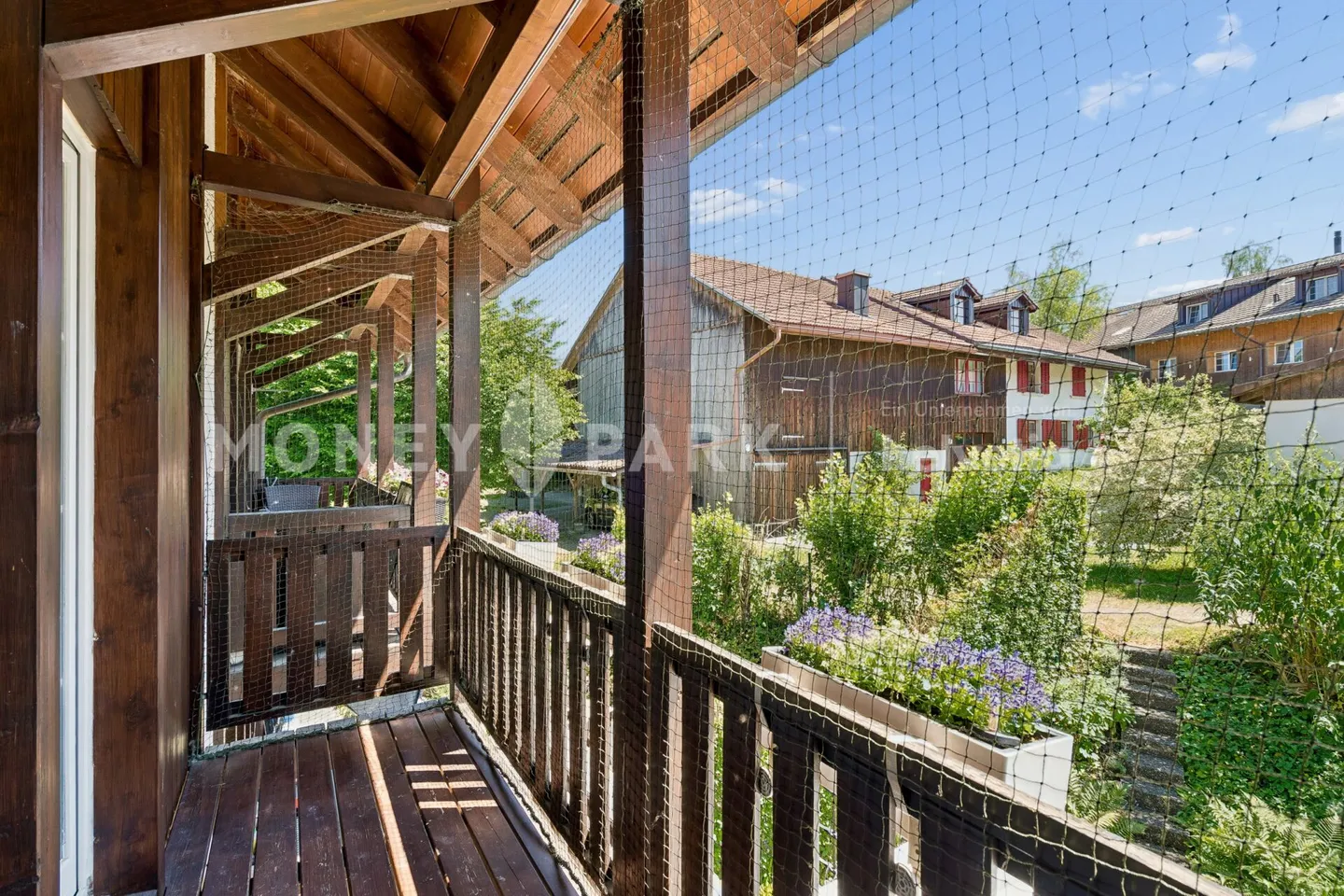 Casa a schiera di 5,5 stanze con particolare sensazione di vita e giardino - Foto 9 di 19