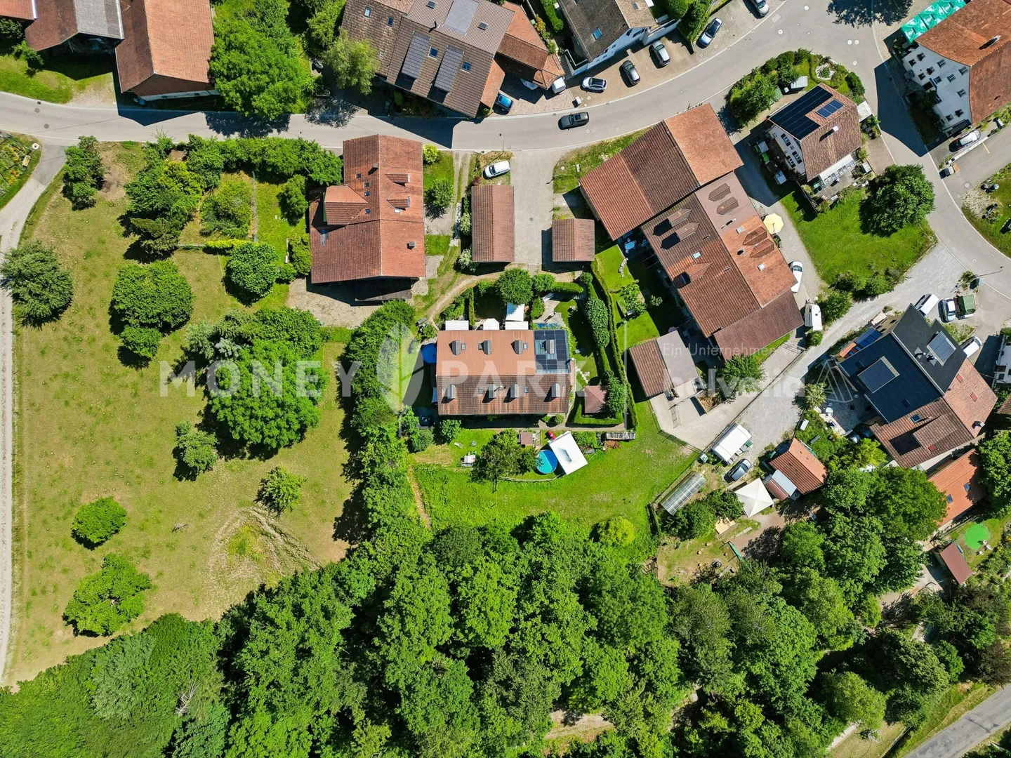 Casa a schiera di 5,5 stanze con particolare sensazione di vita e giardino - Foto 11 di 19
