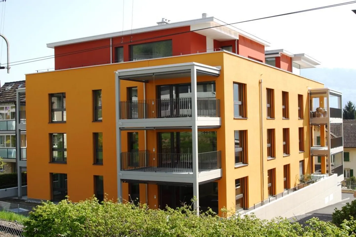 Stylish 3.5-room apartment in an attractive location in Hergiswil - Photo 1 of 8