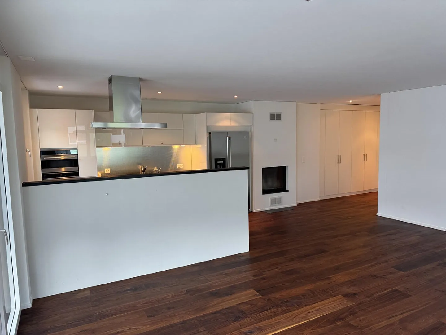 Stylish 3.5-room apartment in an attractive location in Hergiswil - Photo 2 of 8