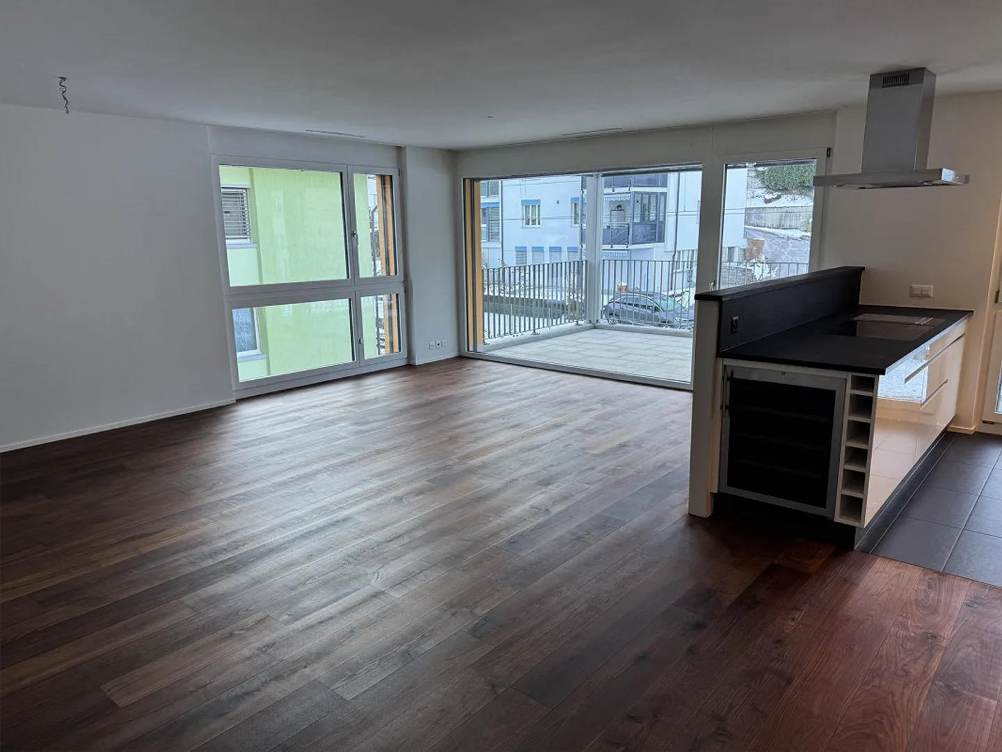 Stylish 3.5-room apartment in an attractive location in Hergiswil - Photo 3 of 8
